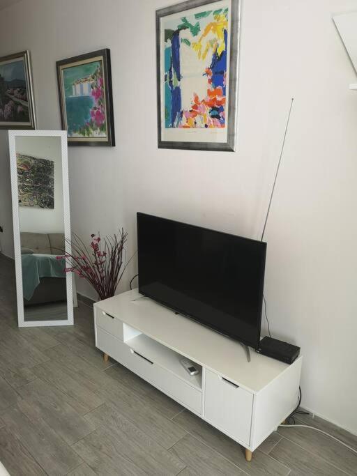 Studio Apartment Ivana - New Sweet Apartment Дубровник Екстериор снимка