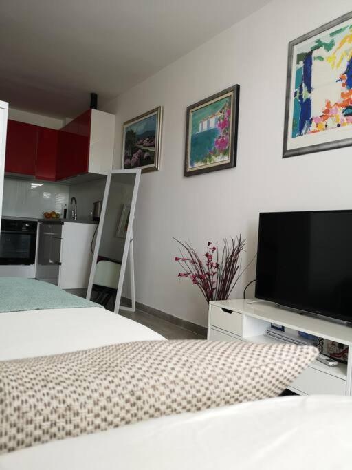 Studio Apartment Ivana - New Sweet Apartment Дубровник Екстериор снимка